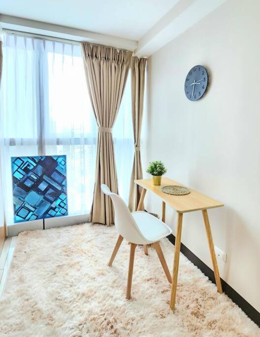 Cosy Executive 1 Bedroom Uptown Parksuites Ultra Fast Internet مانيلا المظهر الخارجي الصورة